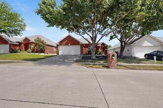 Building Photo - 9012 Boone Dr