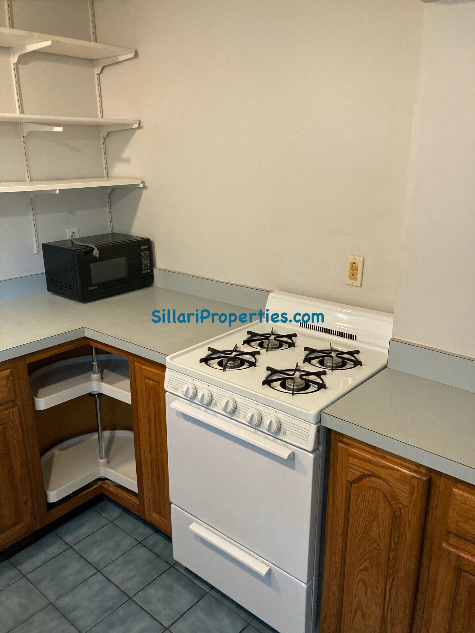 Kitchen - 8 Avon St