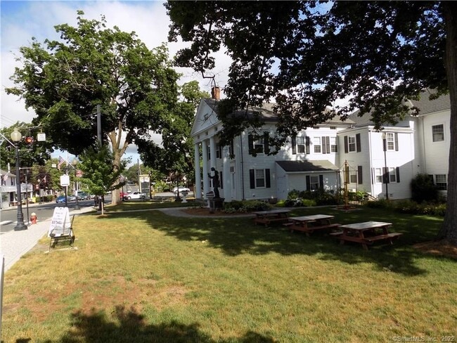 Building Photo - 168 Greenwood Ave