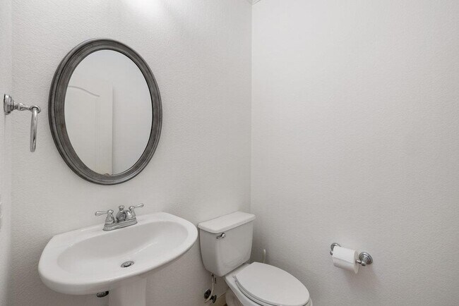Building Photo - 2617 Salorn Way