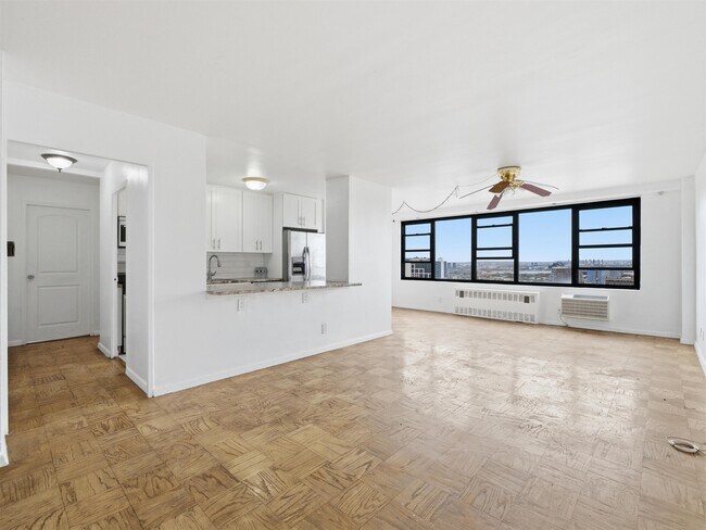 Building Photo - 10 Huron Ave