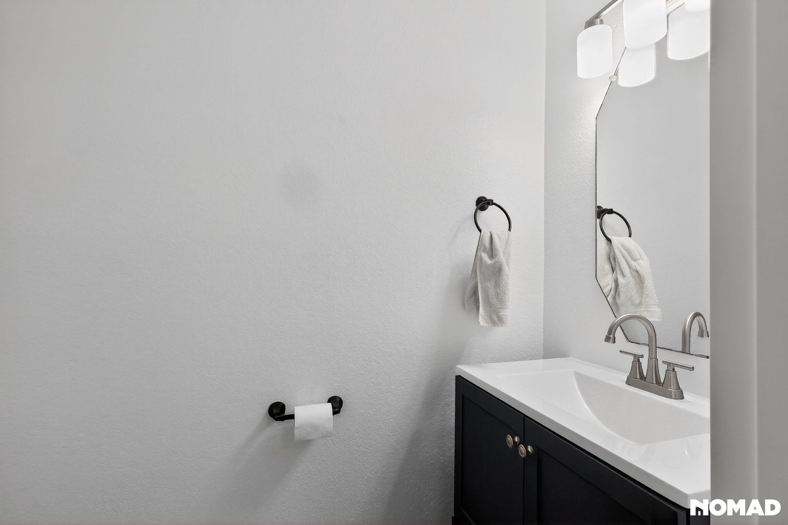 Building Photo - 2010 Silver Moon Dr