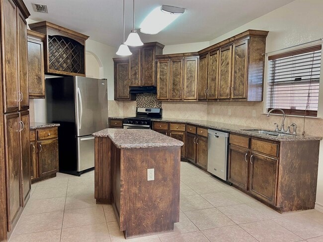 Building Photo - 3909 Aidin St