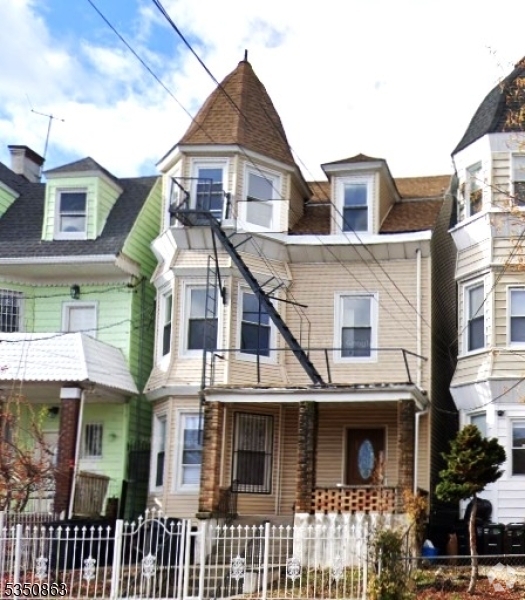 Building Photo - 155 Fairmount Ave