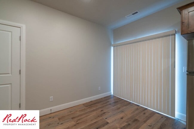 Building Photo - Newer Townhome in Hurricane Heights