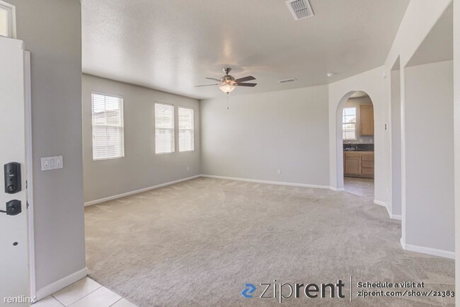 Building Photo - 3 br, 3 bath House - 825 Bussing Ct, Folso...