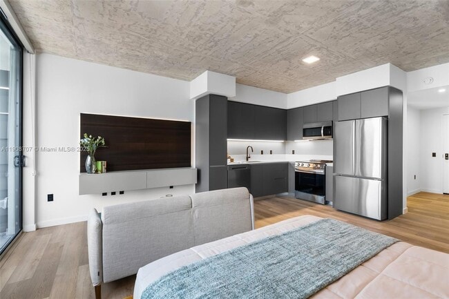 Building Photo - 307 SW 5th St