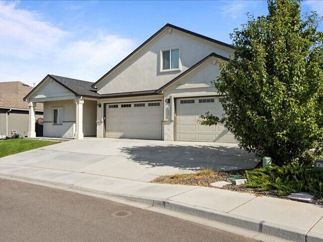 Building Photo - 7002 W 28th Ave
