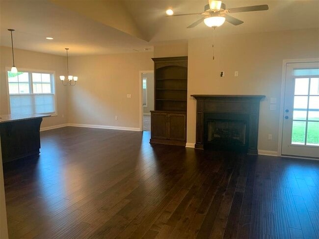 Building Photo - 4187 Beechwood Ln