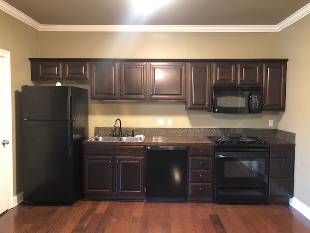 Building Photo - 888 S Kenilworth Pky