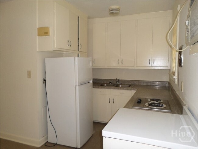 Building Photo - 2302 E 40th St