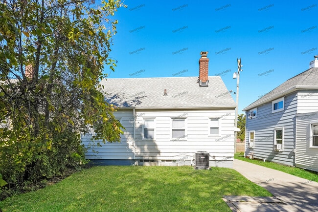 Building Photo - 12605 Hirst Ave
