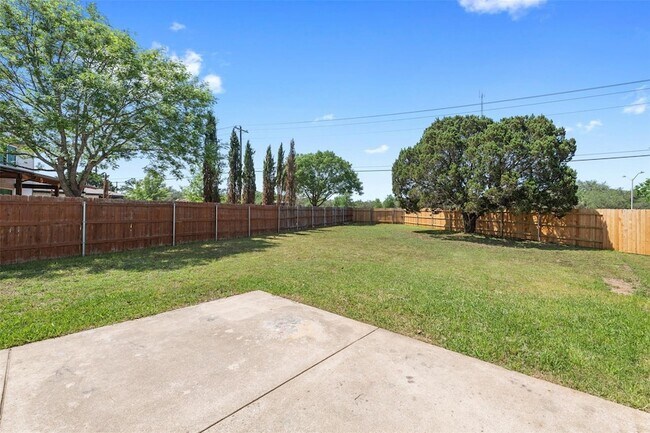 Building Photo - 1809 Vanderhill Cove
