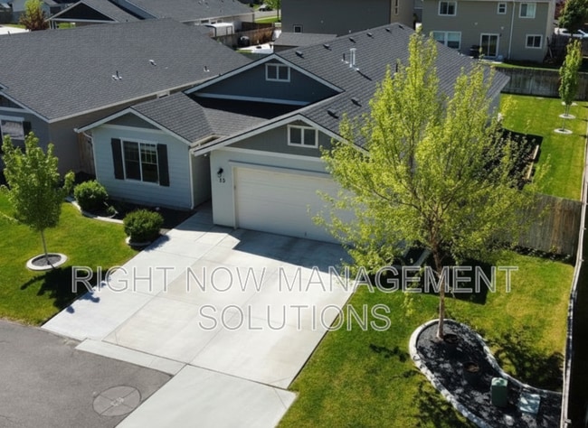 Building Photo - 25 S Shumway Ave