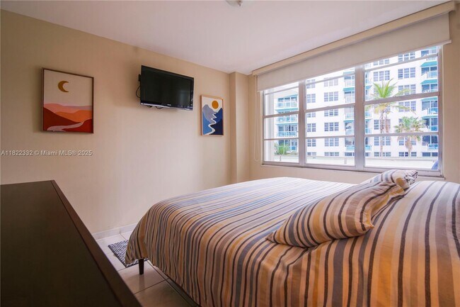 Building Photo - 5151 Collins Ave