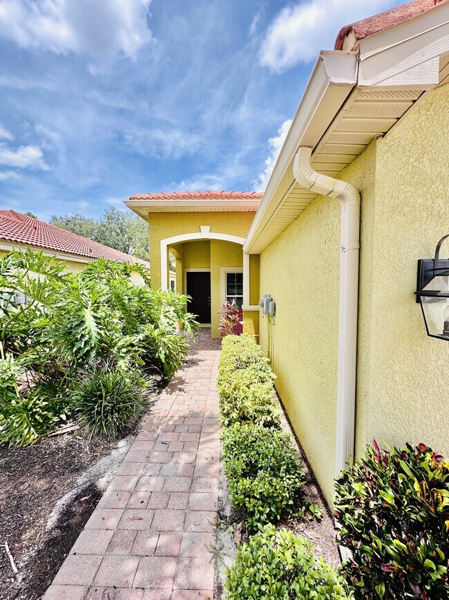 Building Photo - 9375 Aegean Cir