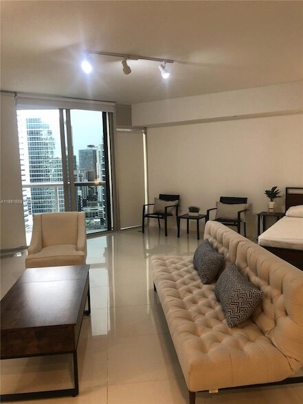 Building Photo - 475 Brickell Ave