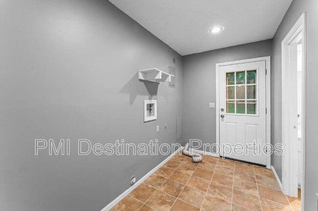 Building Photo - 16107 W 141st Terrace