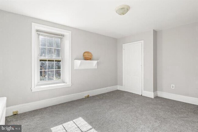 Building Photo - 1651 Limekiln Pike