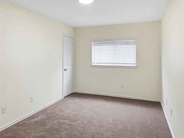 Building Photo - 12214 Peachtree Ln