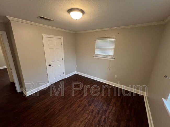 Building Photo - 41158 2nd Colonial St