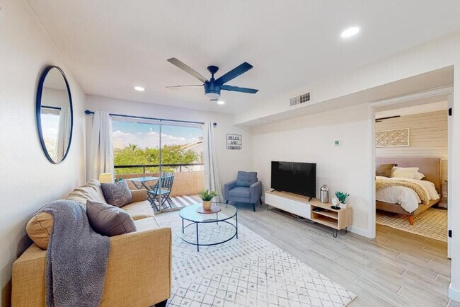 Primary Photo - 8055 E Thomas Rd