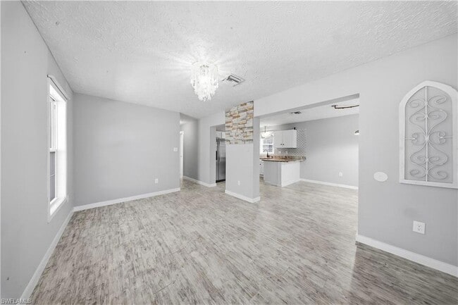 Building Photo - 286 Leawood Cir