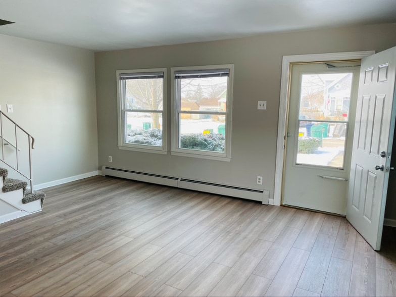 Building Photo - 1612 S Madison St