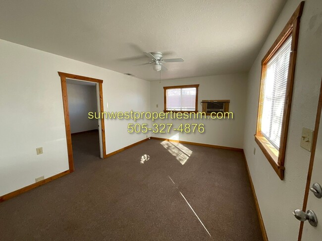 Building Photo - 2 Bedroom, 1 Bath with Washer and Dryer