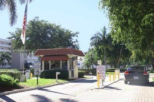 Building Photo - 8962 S Hollybrook Blvd