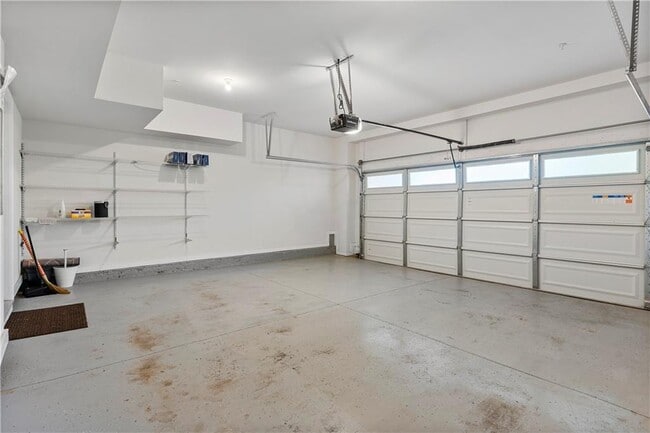 Building Photo - 2076 Holtz Ln