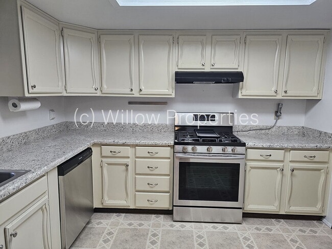 Building Photo - 3 bedroom rambler in Steilacoom