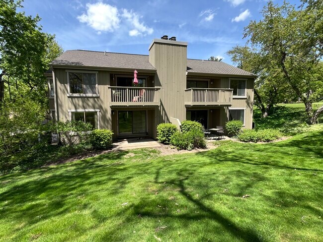 Building Photo - 275 Hickory Ln
