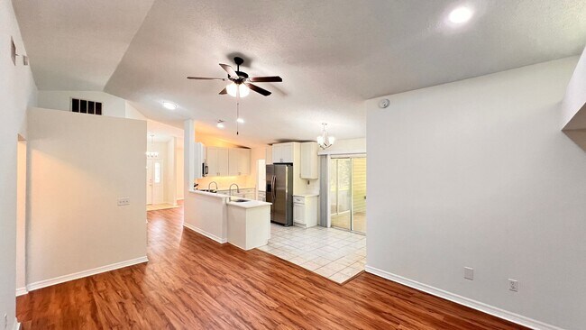 Building Photo - 23 Winding Woods Trail