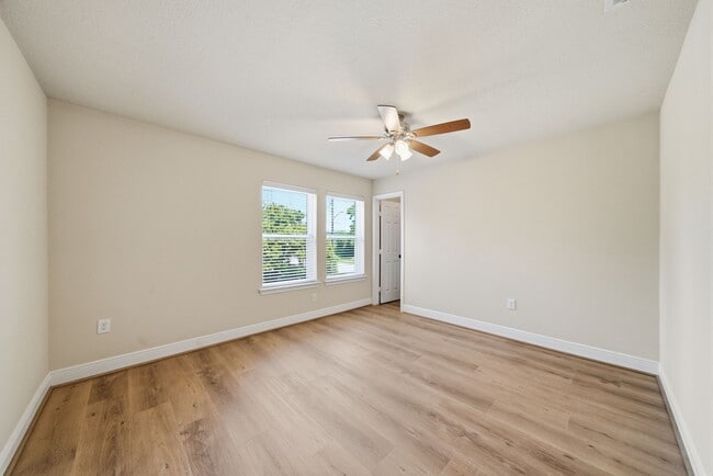 Building Photo - 5508 Elysian St