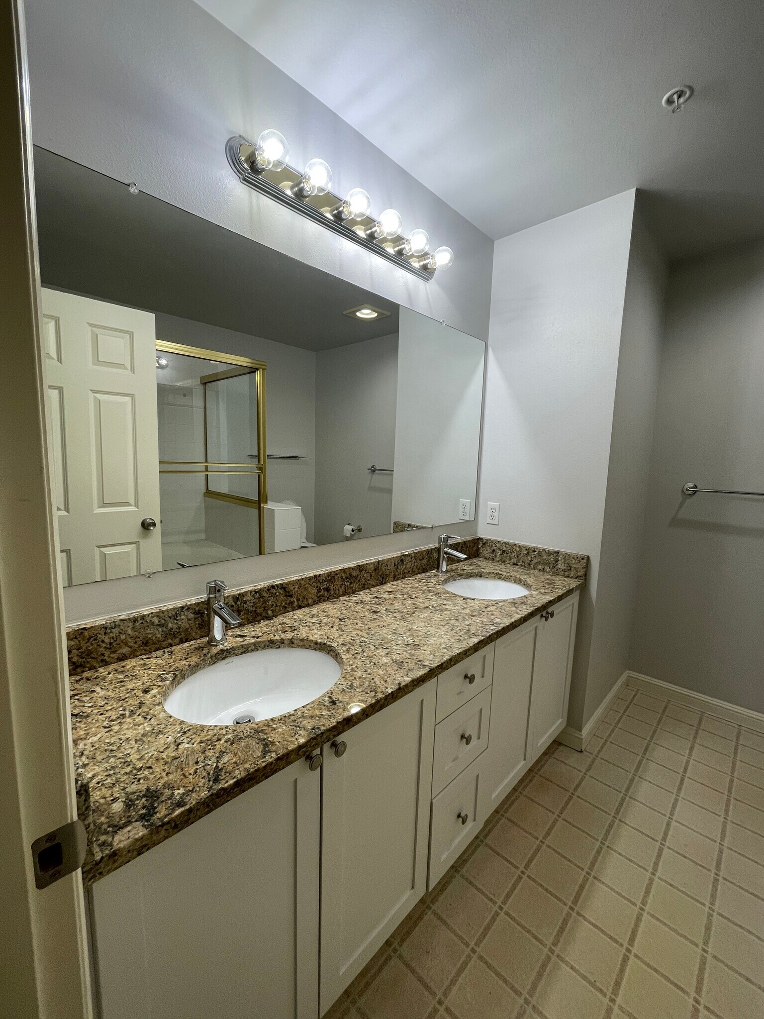 Building Photo - 9205 122nd Ct NE