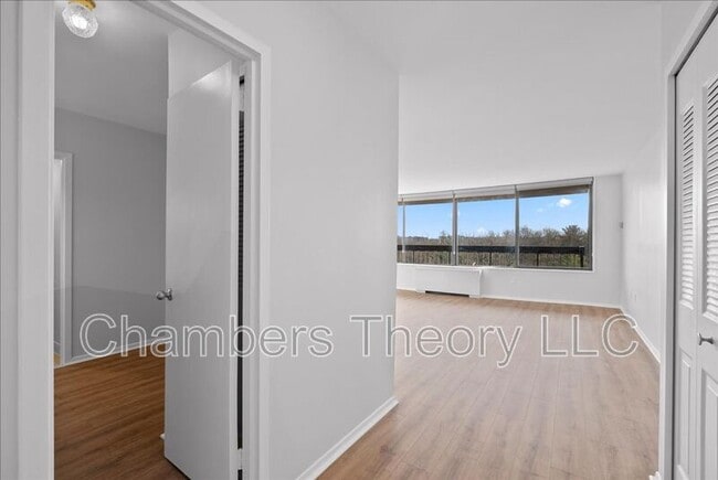 Building Photo - 3705 S George Mason Dr