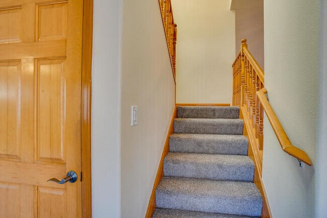 Building Photo - BEAUTIFUL FOUR BEDROOM IN CAMAS