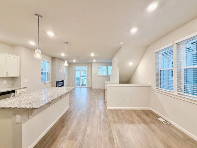 Building Photo - 8153 SE Crabapple St