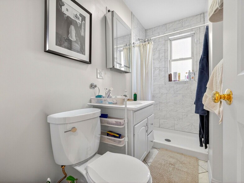 Building Photo - 1570 Cambridge St