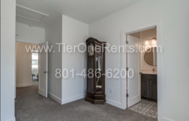 Building Photo - NO DEPOSIT option available for qualified renters!