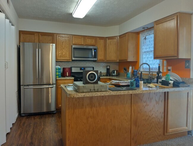 Building Photo - Spacious 2bd/2ba in Williamsburg
