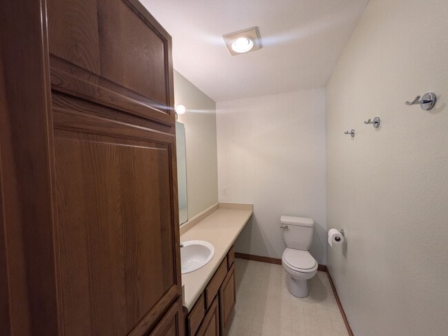 Building Photo - 2 Bedroom Condo in Cordata Neighborhood near WCC