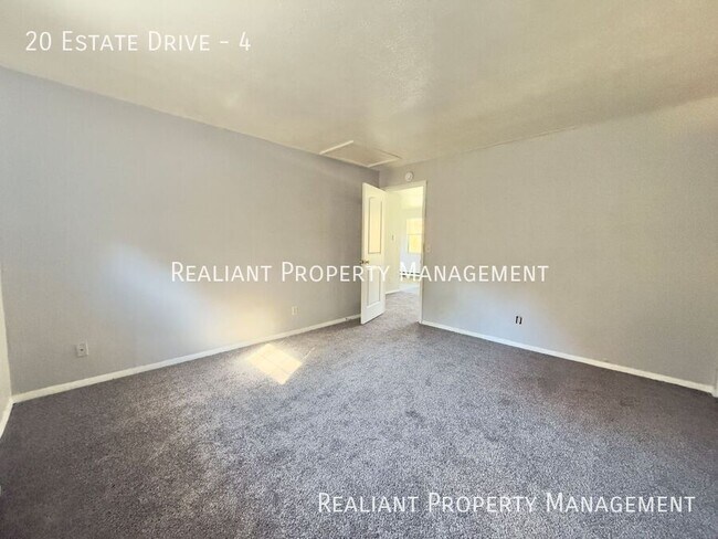 Building Photo - 20 Estate Dr