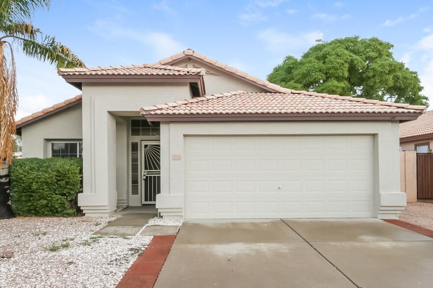 Primary Photo - 2522 E Camino St