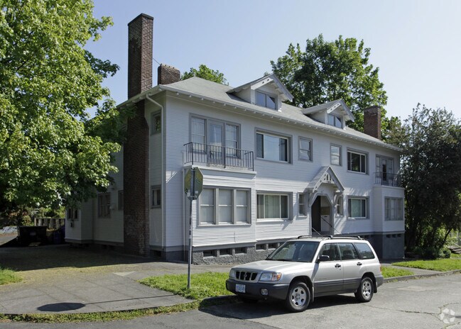 Primary Photo - 2809 SE Washington St