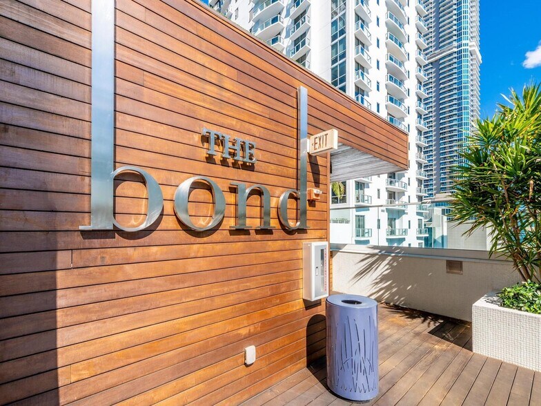 Building Photo - 1080 Brickell Ave