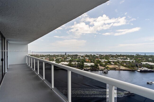 Building Photo - 20515 E Country Club Dr