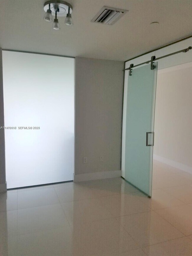 Building Photo - 2950 NE 188th St