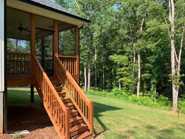 Building Photo - Adorable Ranch Home in a Great Neighborhood!
